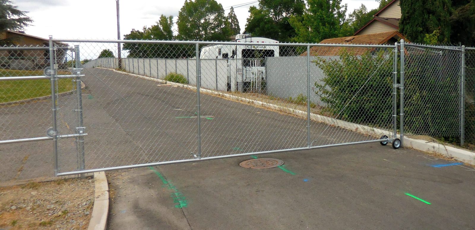 20' Wide x 6' High Chain Link Manual Roll Gate