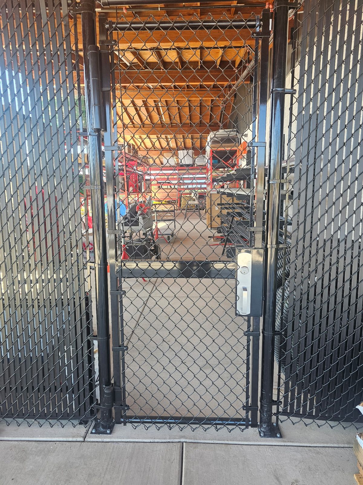 Chain Link Gate with Keyed Latch & Self Closing Hardware