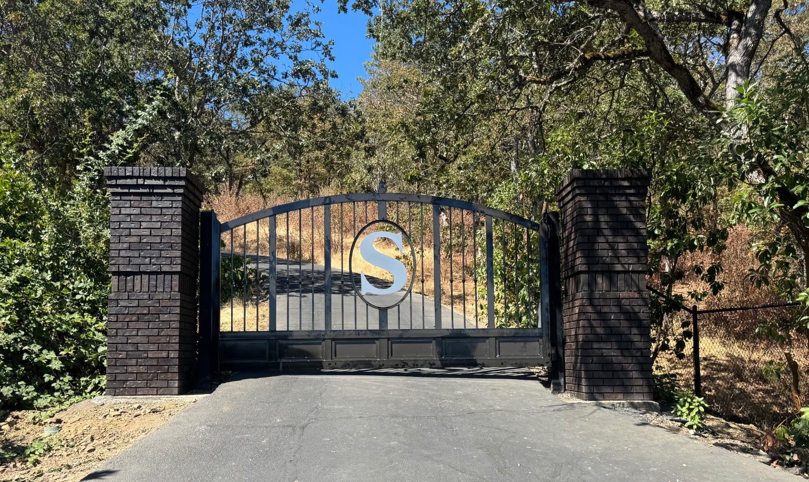 Custom Personalized Ornamental Iron Auto Gate