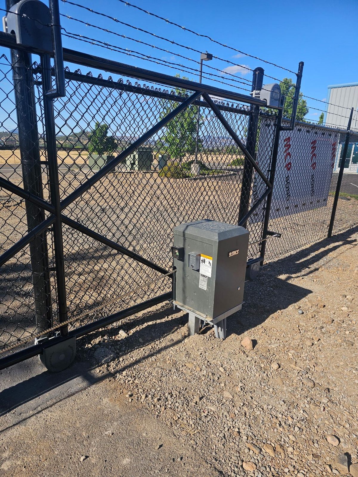 DoorKing Commercial Gate Opener to Automate Cantilever Gate
