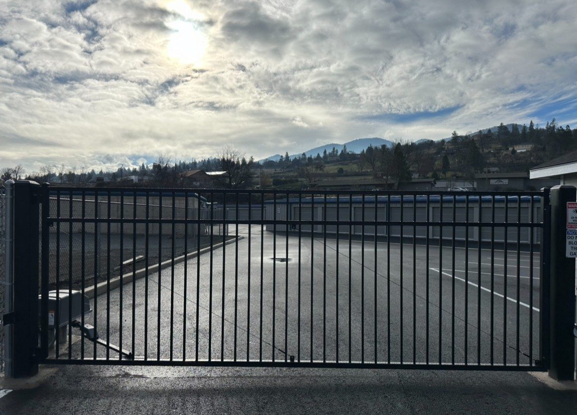Flat Top Regal Style Ornamental Iron Auto Gate